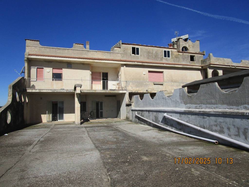 Здание с 6 комнатами в Рагуза, Италия № 381986