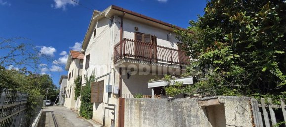 4 Schlafzimmer Villa in San Giovanni Teatino, Italy, Nr. 305037 2