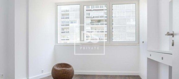 3 bedrooms Apartment in Lisbon, Portugal No. 12746 14