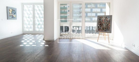 3 bedrooms Apartment in Lisbon, Portugal No. 12746 6