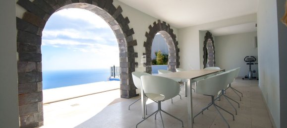 4 bedrooms Villa in Funchal, Portugal No. 174875 3