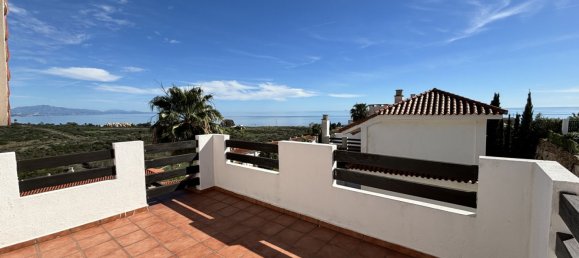 3 bedrooms Penthouse in La Duquesa, Spain No. 36973 2