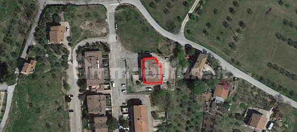 134m² Commercial property in Monte Castello di Vibio, Italy No. 353456 3