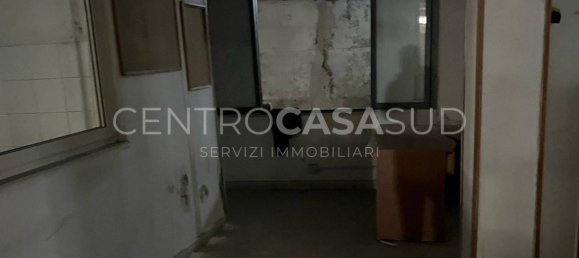 Коммерческая недвижимость 1100м² в Неаполь, Италия № 355128 8