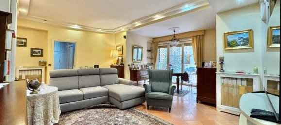 5 rooms Apartment in Naples, Italy No. 38300 6