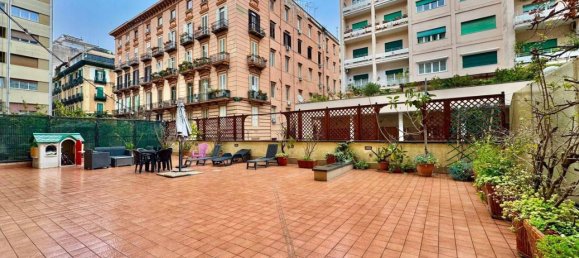 5 rooms Apartment in Naples, Italy No. 38300 2