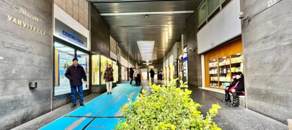 5 rooms Apartment in Naples, Italy No. 38300 17