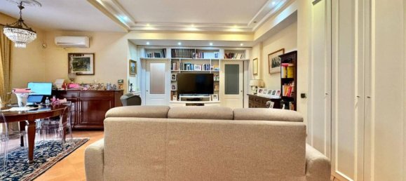 5 rooms Apartment in Naples, Italy No. 38300 8