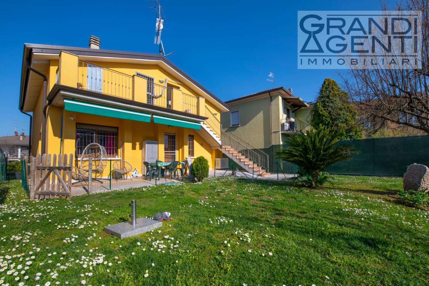 4 bedrooms Villa in Desenzano del Garda, Italy No. 232458