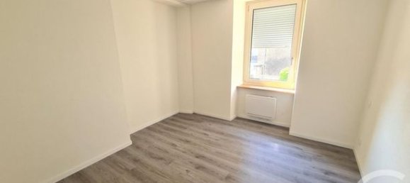 2 bedrooms Apartment in Valentigney, France No. 354517 9