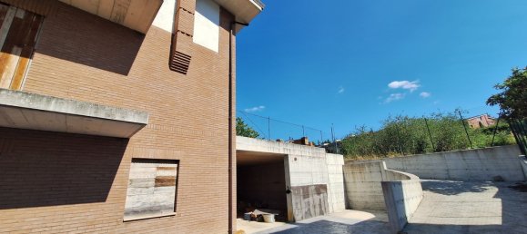 10 rooms Villa in Campobasso, Italy No. 306715 3