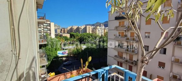 2 Schlafzimmer Wohnung in Palermo, Italy, Nr. 360992 3