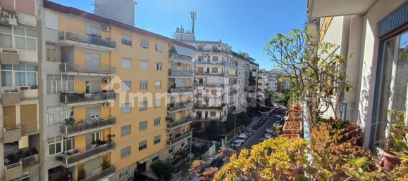 2 Schlafzimmer Wohnung in Palermo, Italy, Nr. 360992 4