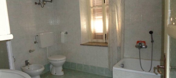 Дом с 10 комнатами в Покапалья, Италия № 154242 8