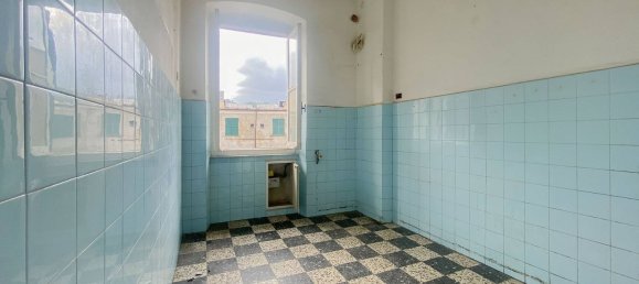 3-salle Appartement à Genoa, Italy No. 278099 20