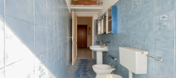 3-salle Appartement à Genoa, Italy No. 278099 9