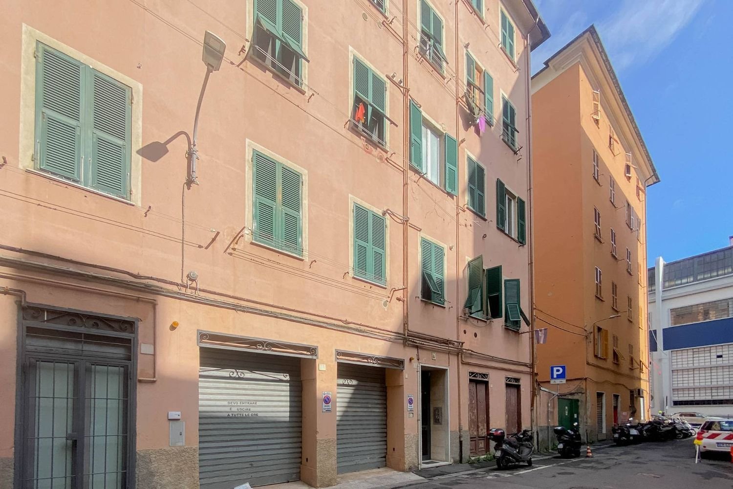 3-salle Appartement à Genoa, Italy No. 278099