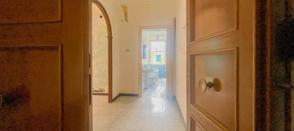 3-salle Appartement à Genoa, Italy No. 278099 3