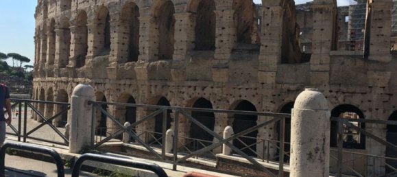 3 rooms Commercial property in Rome, Italy No. 149279 9