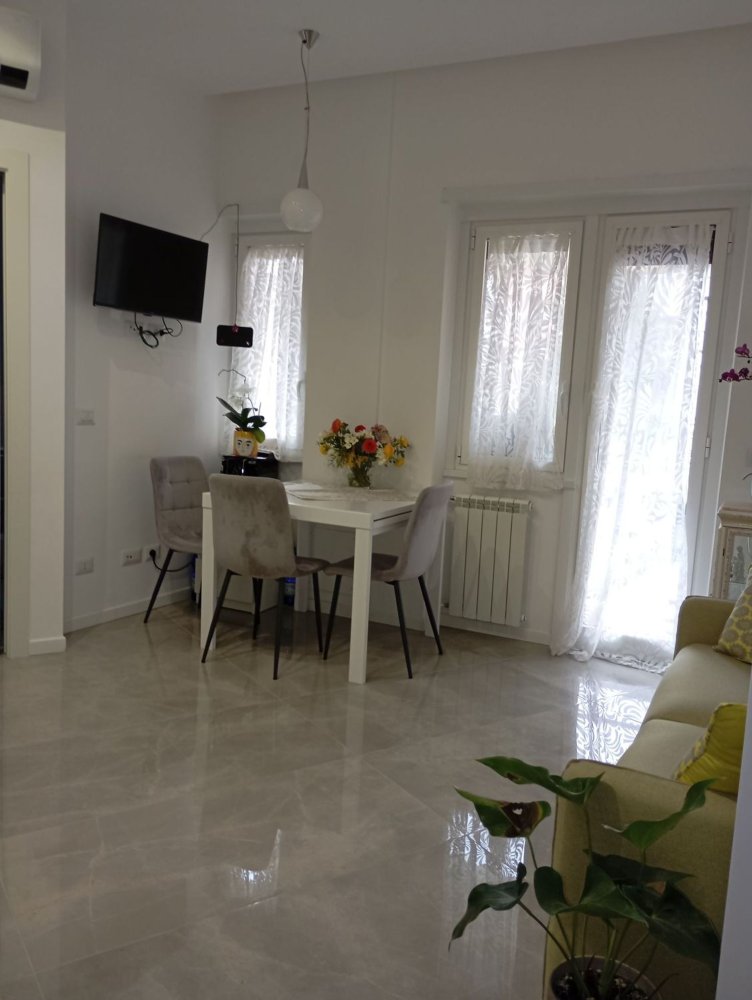 2 rooms Apartment in Rome, Italy No. 171737