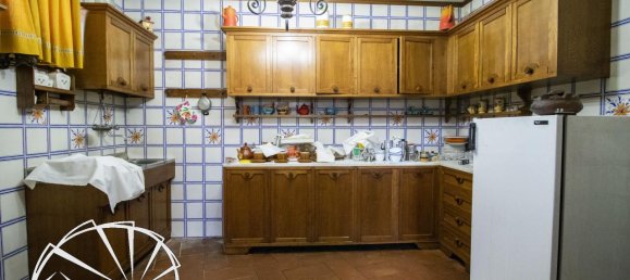 6 rooms Apartment in Prato, Italy No. 24538 19
