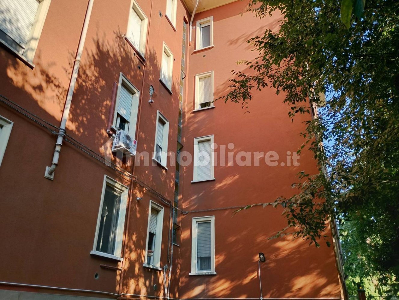2 bedrooms Apartment in Parma, Italy No. 376149