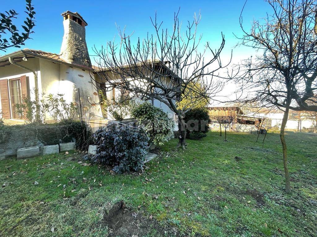 2 Schlafzimmer Villa in Azzate, Italy, Nr. 279152