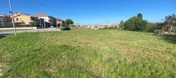 1192m² Land in Porto Sant'Elpidio, Italy No. 63736 7