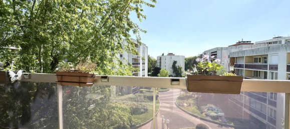 3 chambres Appartement à Élancourt, France No. 327966 4