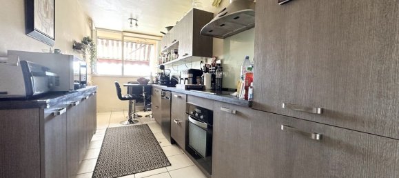 3 chambres Appartement à Élancourt, France No. 327966 3