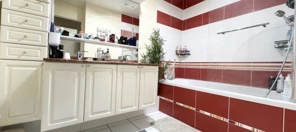 3 chambres Appartement à Élancourt, France No. 327966 8