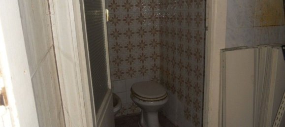  عقار تجاري في Genoa, Italy 32متر مربع رقم 107714 8