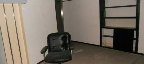  عقار تجاري في Genoa, Italy 32متر مربع رقم 107714 4