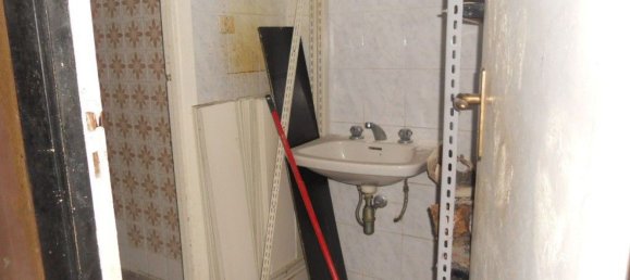  عقار تجاري في Genoa, Italy 32متر مربع رقم 107714 7