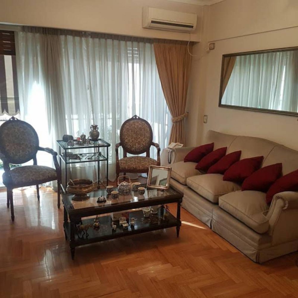 Apartamento de 3 dormitorios en Buenos Aires, Argentina No. 83028