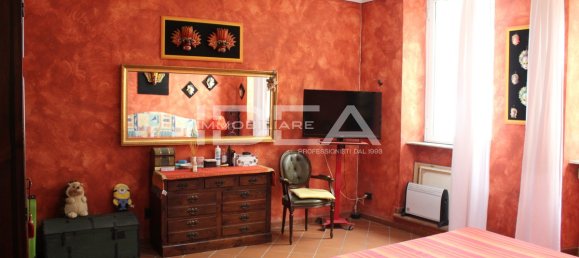 Apartamento de 3 dormitorios en Lucca, Italy No. 11976 8