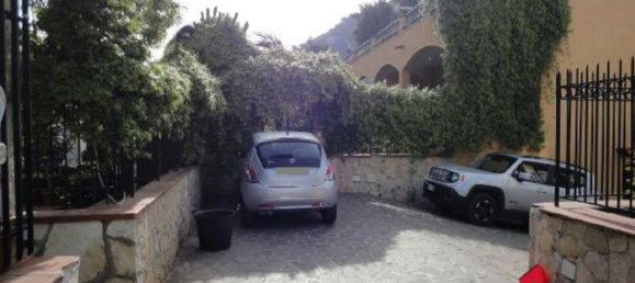 7 bedrooms Villa in Palermo, Italy No. 327271 8