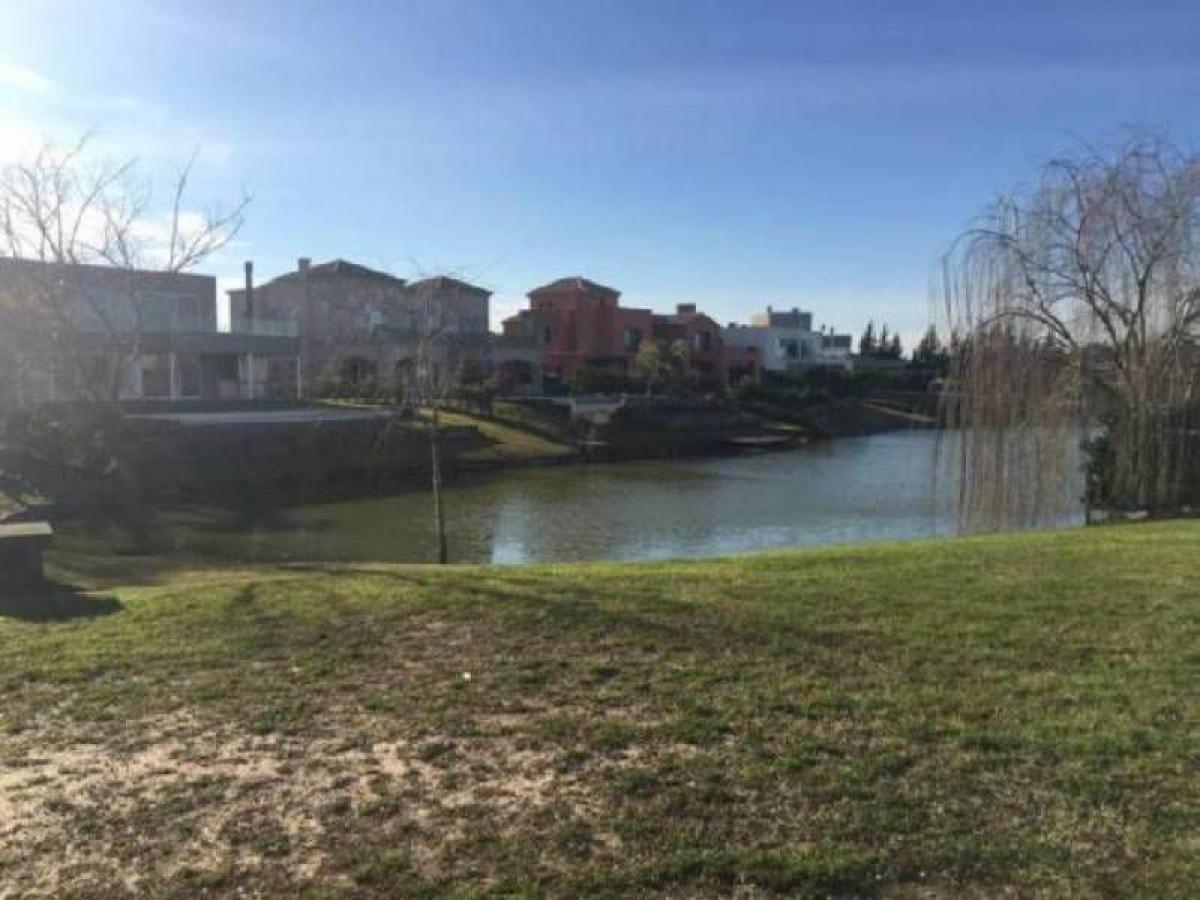  Land in Tigre, Argentina No. 33044