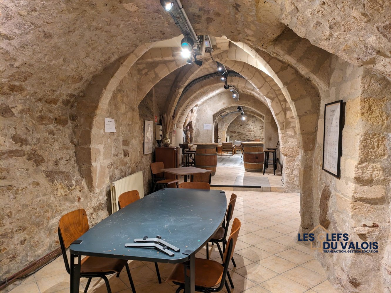 Gewerbliche Immobilie in Crepy-en-Valois, France 251m², Nr. 76145