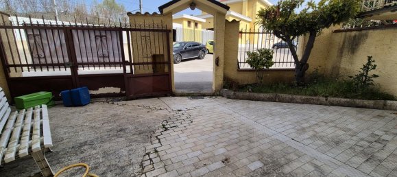 3 rooms Apartment in Popoli, Italy No. 238986 15