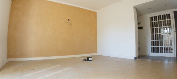 3 bedrooms Apartment in Massa, Italy No. 339554 3