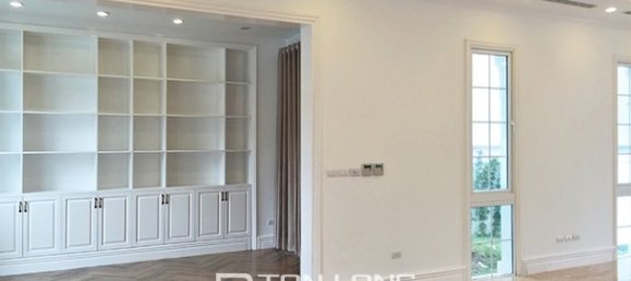 3 bedrooms Villa in Long Bien, Vietnam No. 3143 2