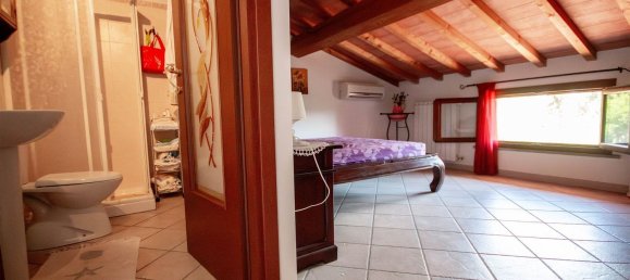 4 rooms Apartment in Cecina, Italy No. 275587 14