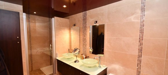 4 bedrooms House in Livry-Gargan, France No. 169684 7