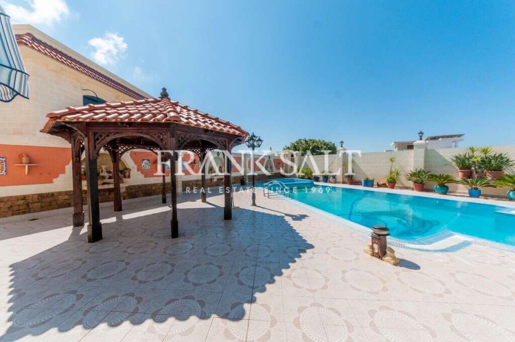 3 غرف نوم بنغالو في Marsaxlokk, Malta رقم 2444