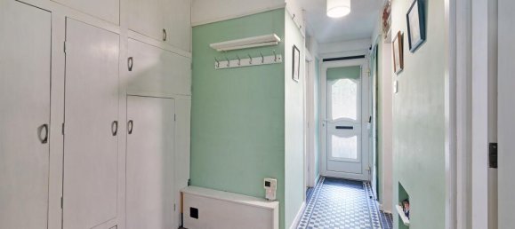 1 bedroom Apartment in London, United Kingdom No. 9901 9