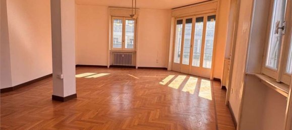 7 Schlafzimmer Wohnung in Varese, Italy, Nr. 361265 4