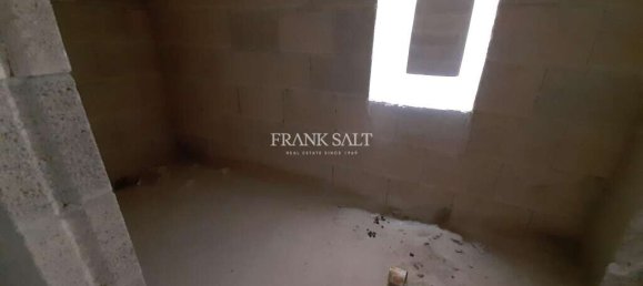 Maisonette de 3 dormitorios en Kercem, Malta No. 670 5