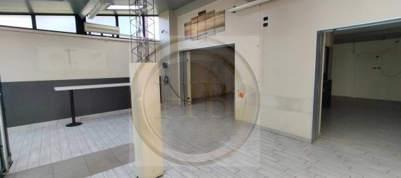 172m² Commercial property in Cavaria con Premezzo, Italy No. 361234 6