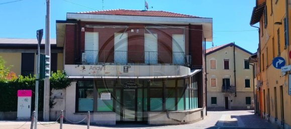172m² Commercial property in Cavaria con Premezzo, Italy No. 361234 3